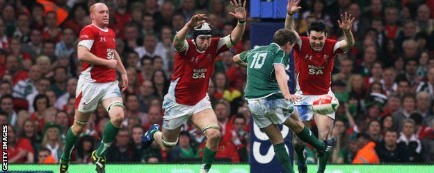 Ronan O'Gara scores a drop-goal