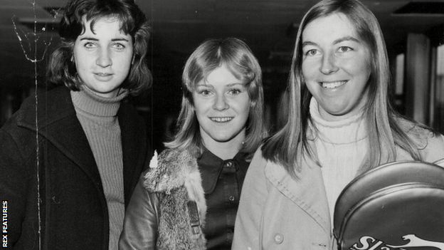 Barker, pictured with fellow Wightman Cup tennis players at Heathrow Airport in 1973