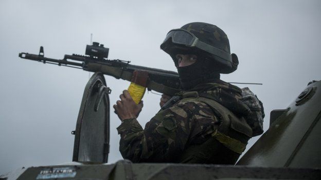 Ukrainian soldier in tank, 7 Jul 14