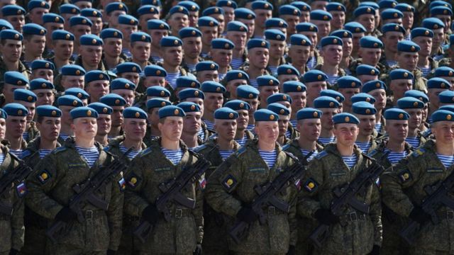 Российские десантники на параде