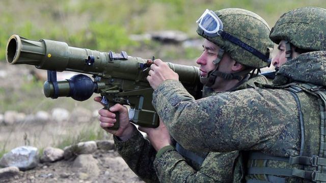 Российский солдат с гранатомётом