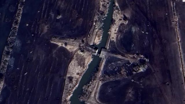 Спутниковая фотография взорванного моста