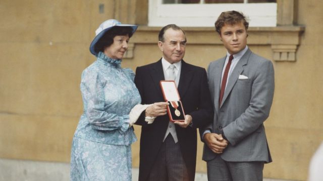 Рекс Хант с женой и сыном в 1983 году