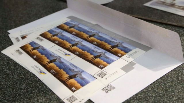 Почтовые марки с крейсером "Москва"