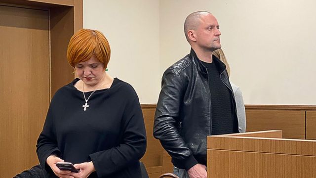 Адвокат Виолетта Волкова и координатор "Левого фронта" Сергей Удальцов во время очередного суда