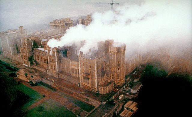 Виндзорский замок утром после пожара