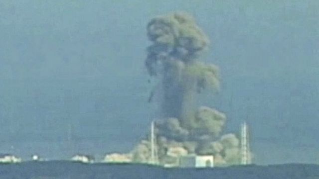 Взрыв водорода на третьем реакторе "Фукусимы", попавший на видео