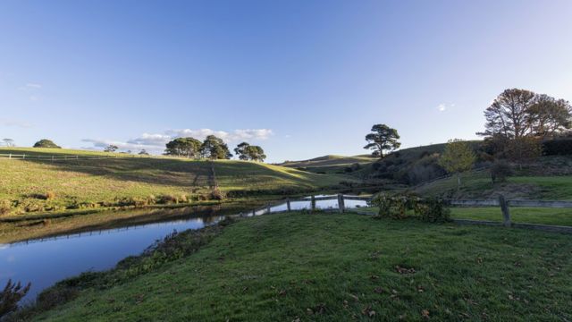 Река и холмы в Новой Зеландии, где снимался "Хоббит" и "Властелин колец"