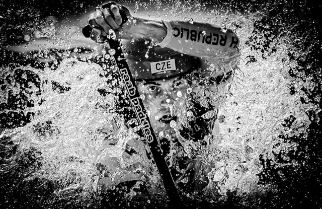 Каноист Лукас Рохан из Чехии во время слалома С-1 среди мужчин во время соревнований Sea Forest Waterway в Токио, Япония, выигравший олимпийскую серебряную медаль.
