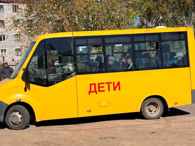 Желтый школьный автобус с мобилизованными, Улан-Уде