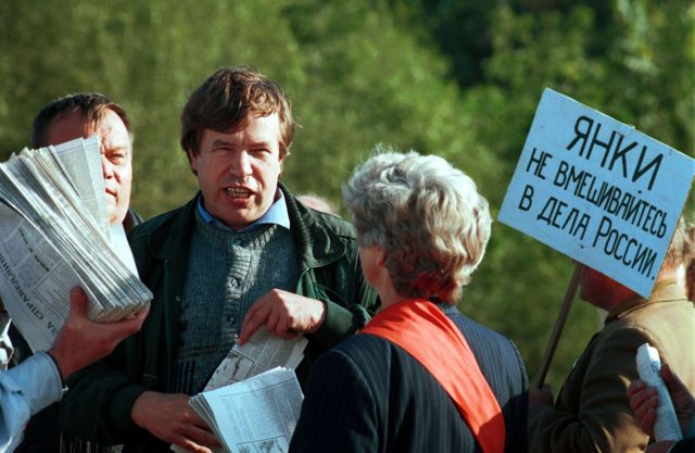 Виктор Анпилов на митинге, 1994 год