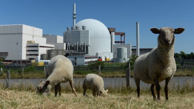 Немецкая АЭС Брокдорф - одна из трех закрытых накануне Нового 2022 года