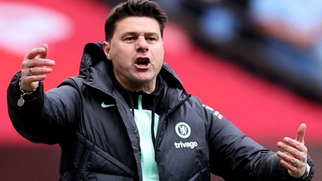 Mauricio Pochettino gestures on the touchline