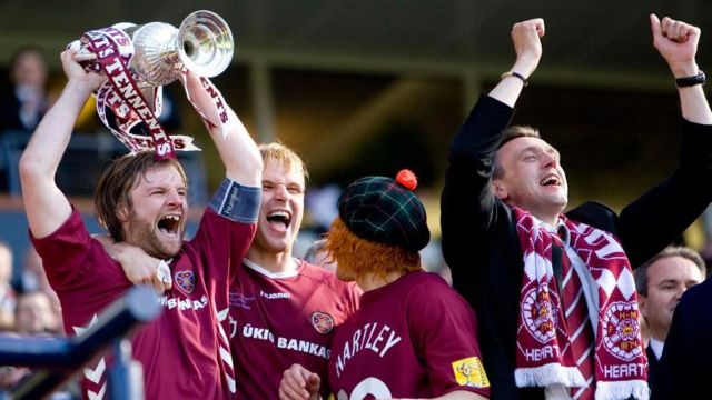 Steven Pressley lifts Scottish Cup