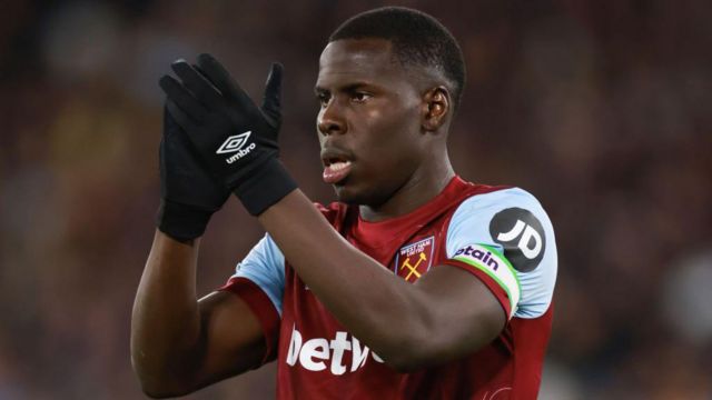 Kurt Zouma applauds fans