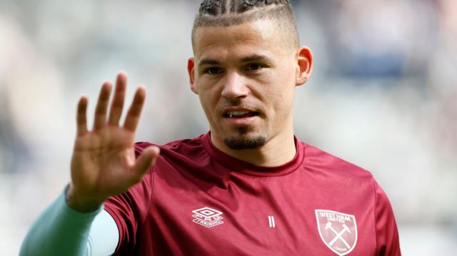 Kalvin Phillips warms up before a West Ham match