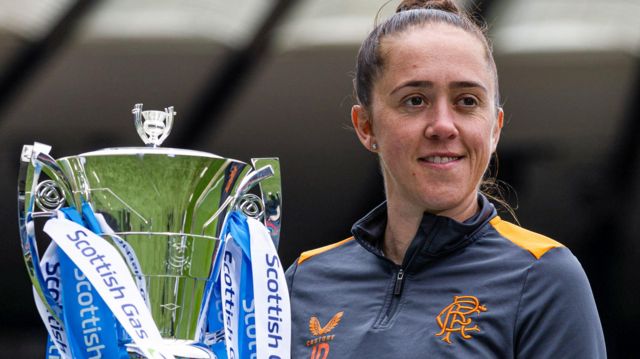 Rangers head coach Jo Potter with Scottish Cup
