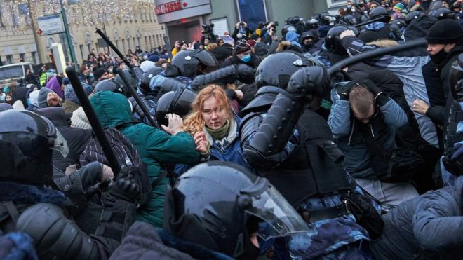 Riot police clash with supporters of Alexey Navalny, Russian opposition leader in Moscow