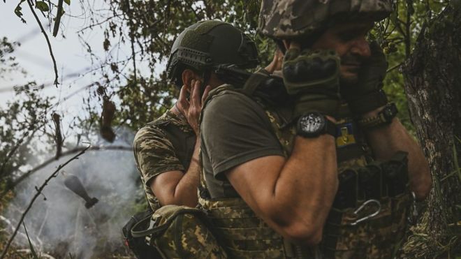 Ukrainian mortar fighters