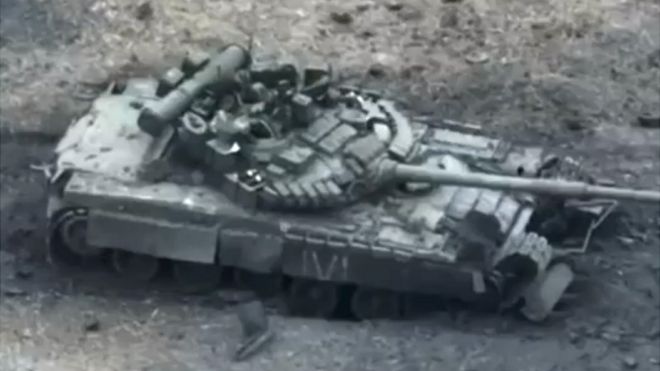 Российский танк, подбитый под Угледаром