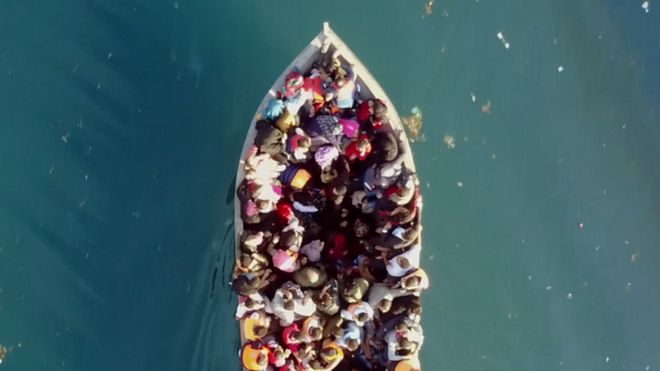 Лодка с мигрантами