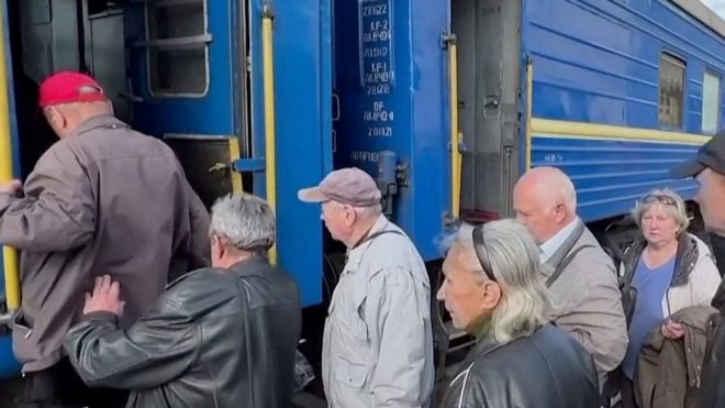Из Славянска в Донецкой области эвакуируют жителей