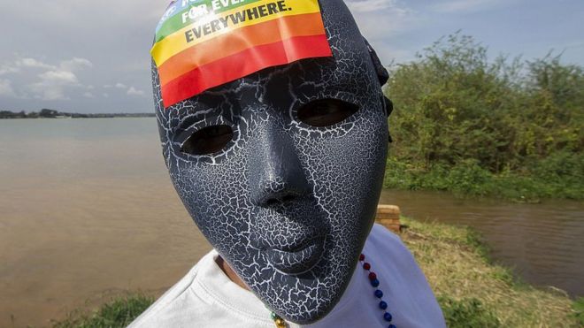 Активисты в Уганде провели гей-парад в честь годовщины отмены закона, вводившего пожизненное заключение за гомосексуальные связи.