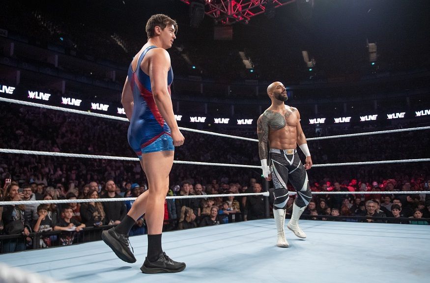 Apollo with Ricochet in the ring