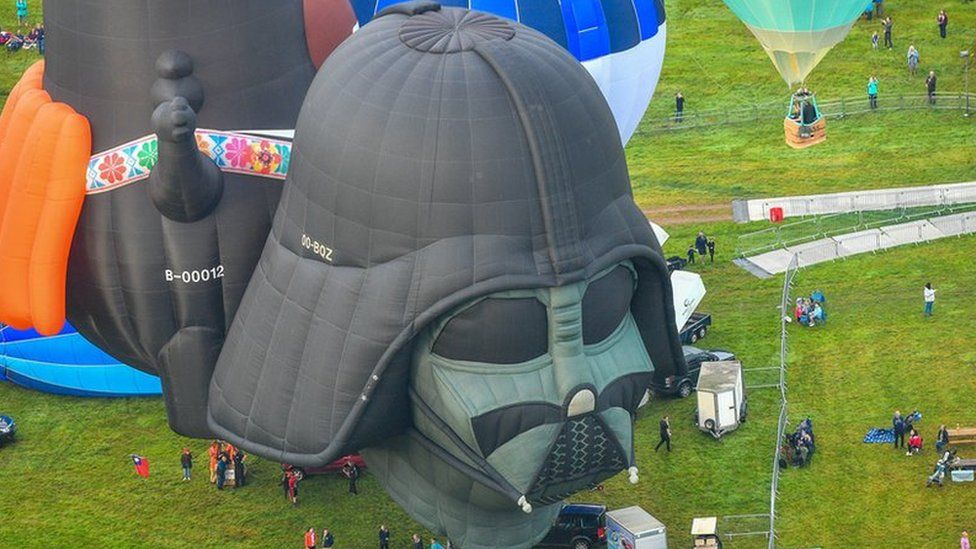 Darth Vader balloon