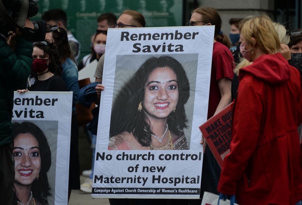 Protest in Dublin hails Savita Halappanavar who died in 2012