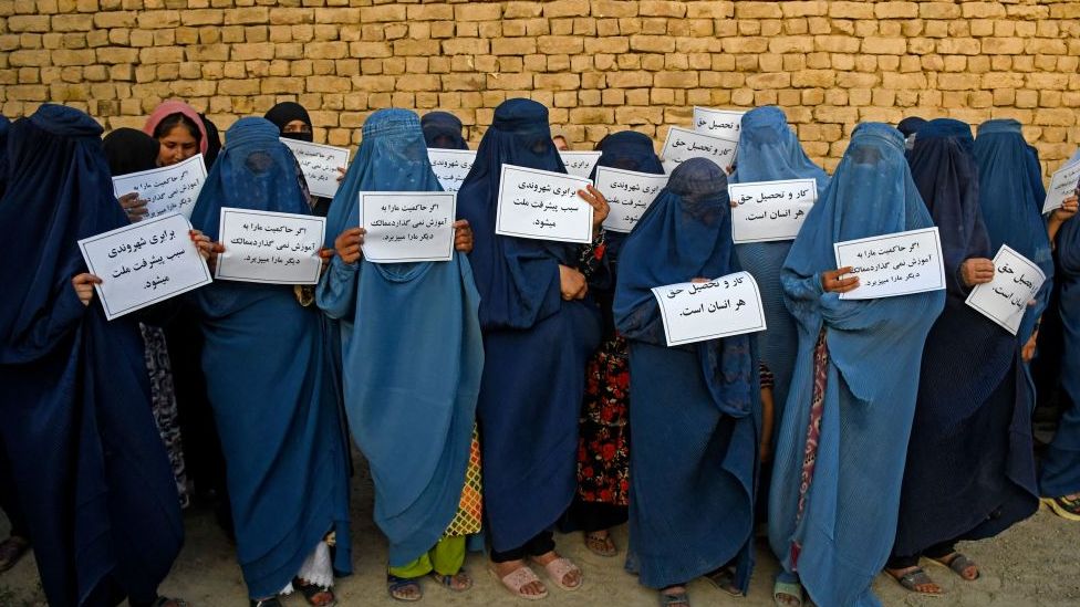 Afghan women protest for their right to education