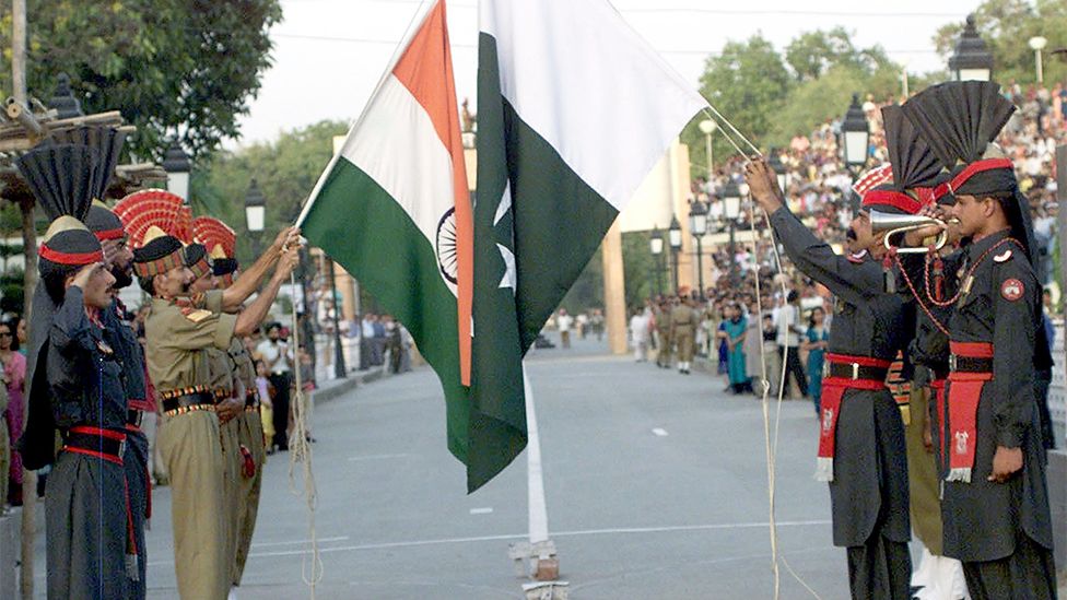 A flag ceremony on the India-Pakistan border
