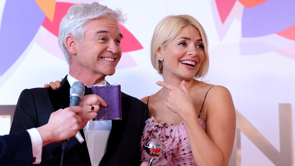 Holly Willoughby and Phillip Schofield pose with the Daytime Award in the winners room during the National Television Awards held at The O2 Arena on January 22, 2019 in London, England