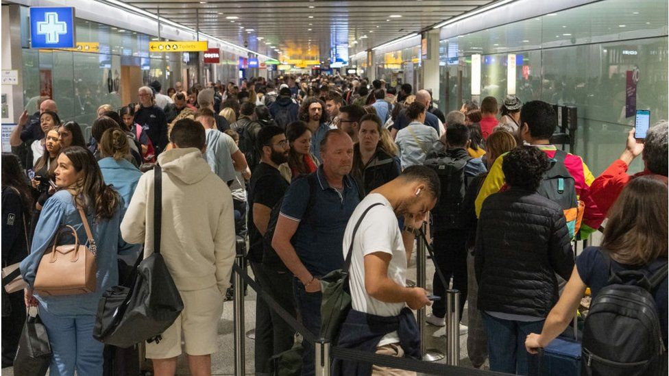 Queues at Heathrow