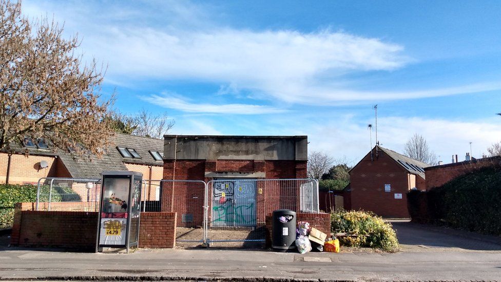 The SSEN power sub station and former bottle bank site in Erleigh Road, East Reading, now sealed off from the public.