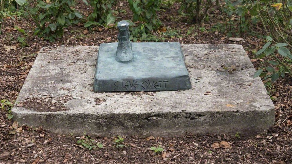 A statue with just Steve Ovett's foot remaining, after the rest of it was stolen in 2007