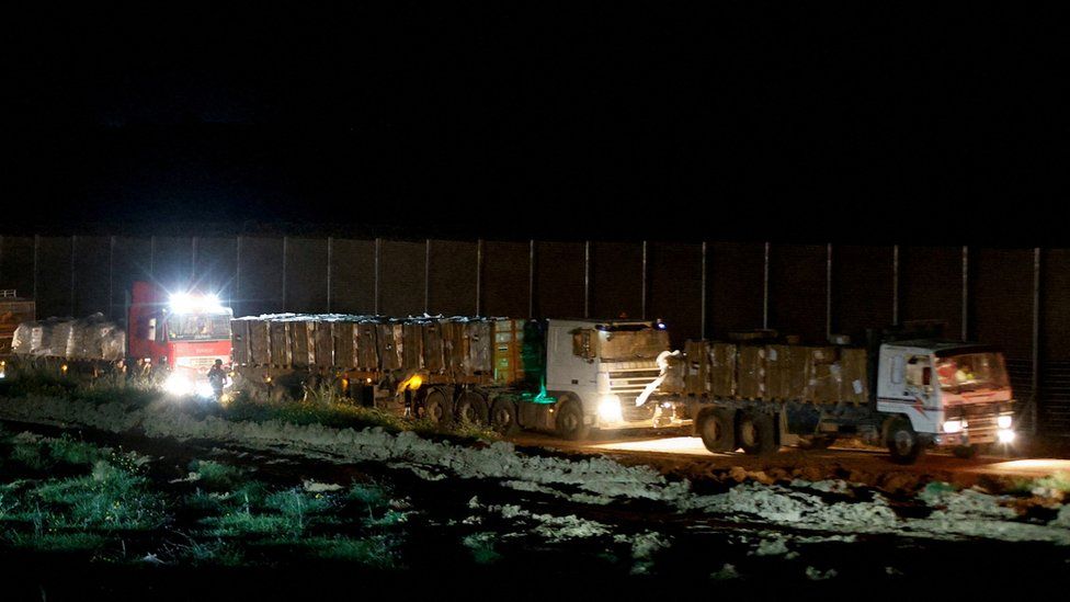 Aid lorries wait on the border with Gaza