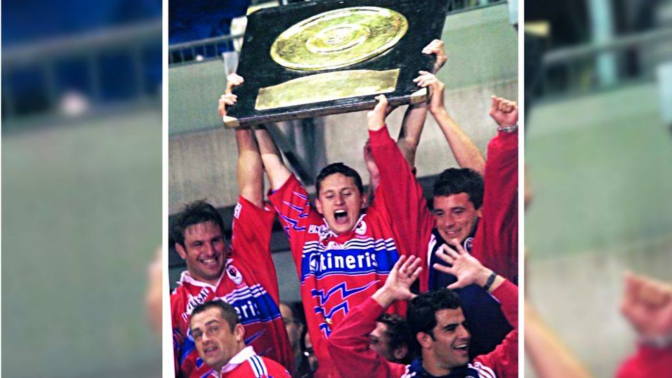 Stade Francais win the French title in Paris in 2000