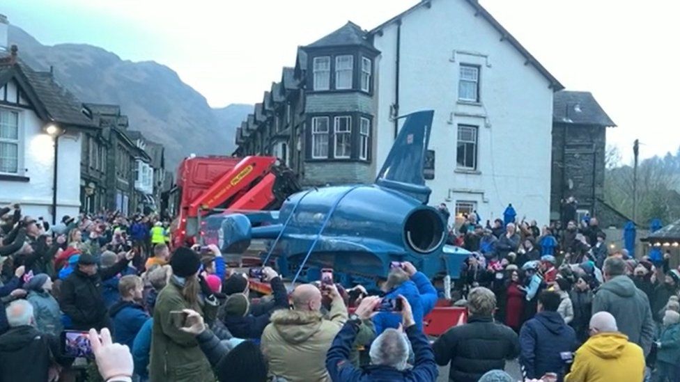 Crowds welcome Bluebird in Coniston
