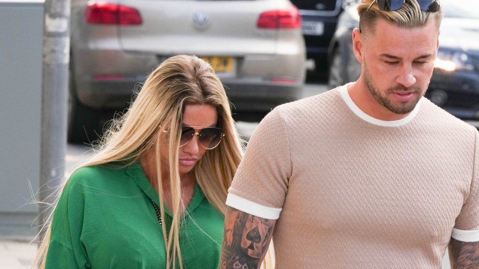 Katie Price arriving at Lewes Crown Court for sentencing with fiancé Carl Woods