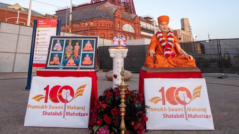 Images of Pramukh Swami Maharaj at Blackpool Tower