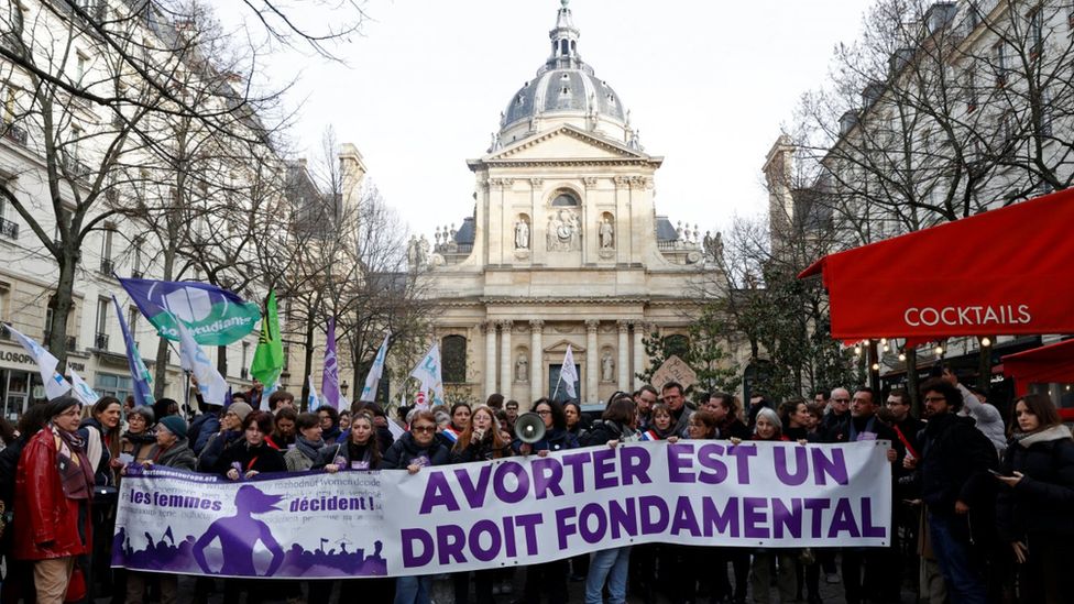 On 28 February, people held a banner which read "Abortion is a fundamental right" during a demonstration organised by the collective "Abortion Europe, women decide"