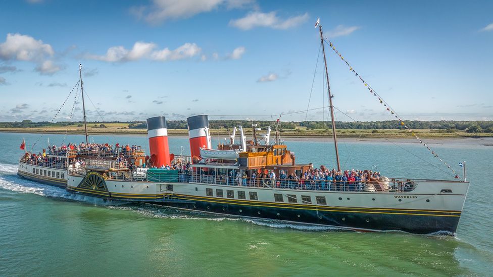 The Waverley sails from Ipswich