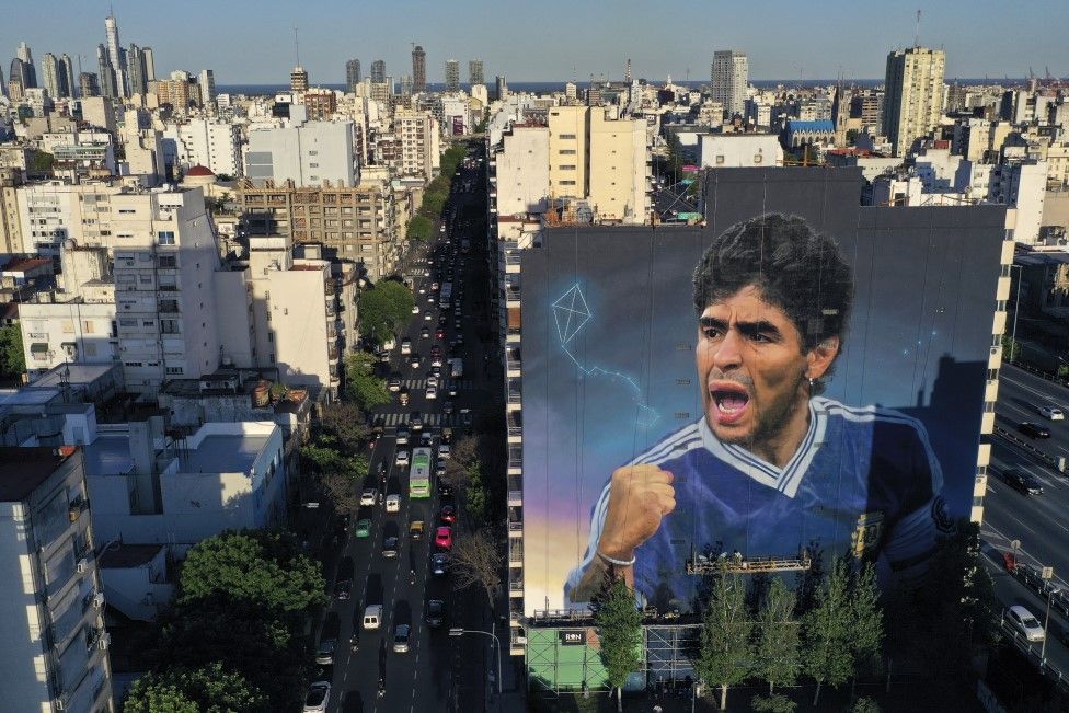 Maradona mural in Buenos Aires