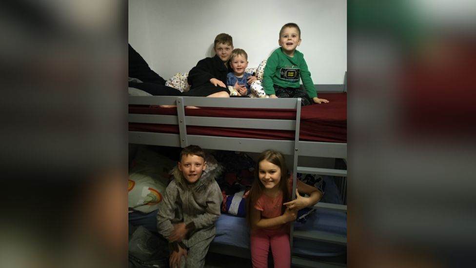 Natalia's children with their new bunkbed