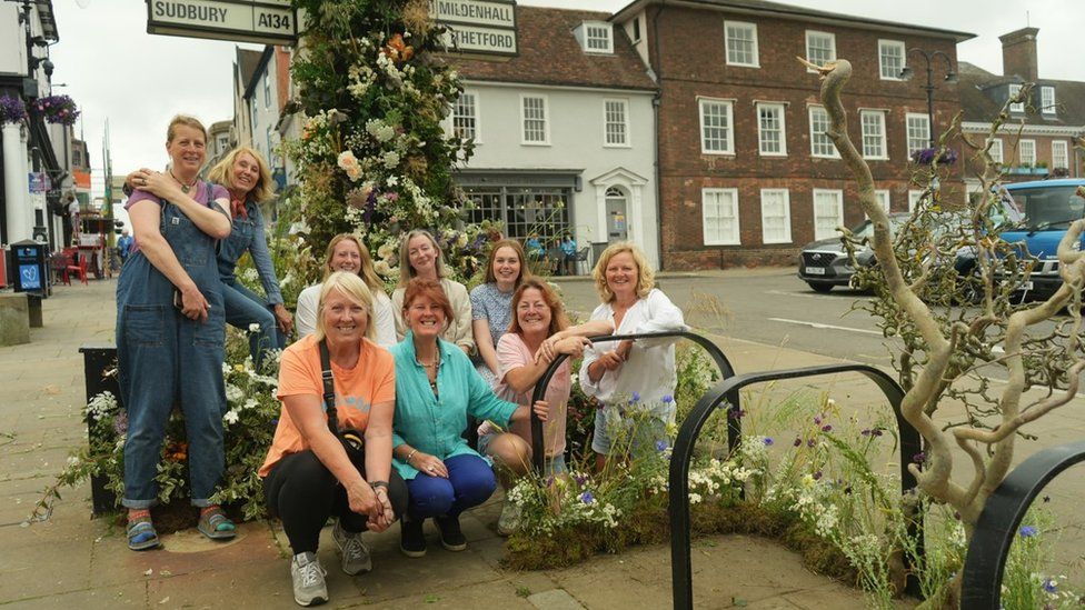 The team behind the 'flash flower' display