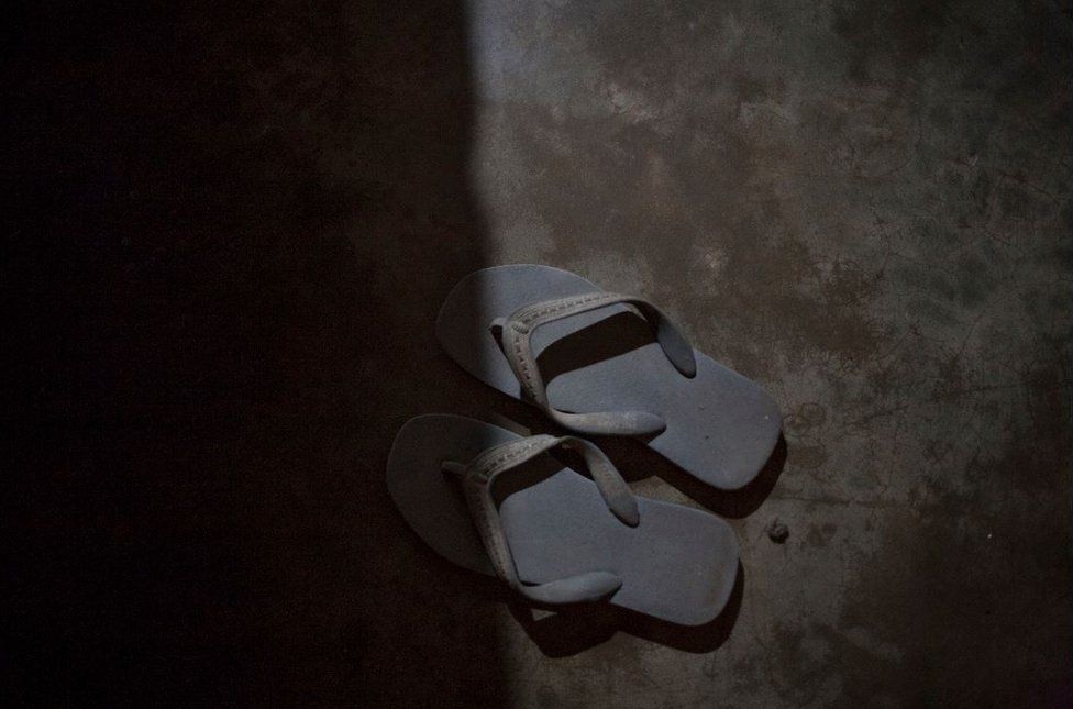 Navaruna's rubber sandals