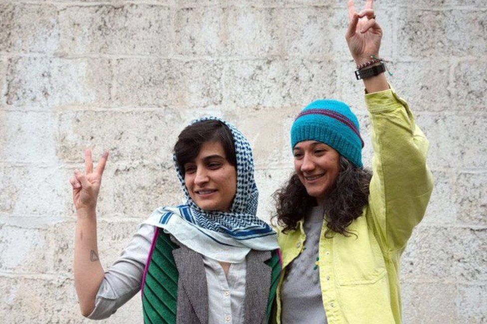 Elaheh Mohammadi (L) and Niloufar Hamedi (R) pose for a photo after being released from Evin prison in Tehran, Iran (14 January 2024)