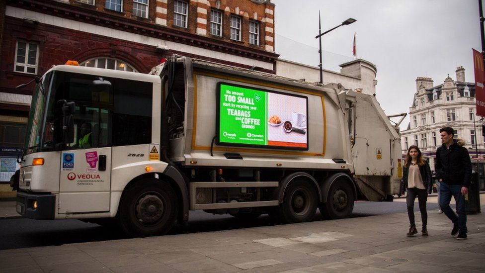 Inurface advertising screen on bin lorry