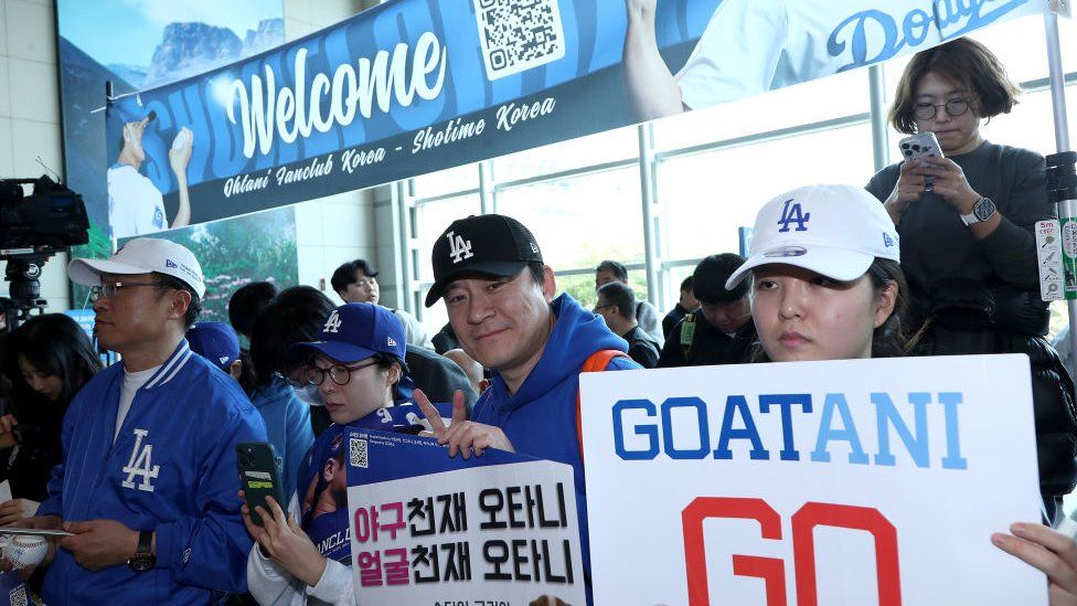 Fans of Shohei Ohtani of the Los Angeles Dodgers wait for his arrival ahead of the MLB Seoul Series at Incheon International Airport on March 15, 2024 in Incheon, South Korea.